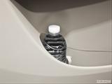  Cup holder prop (tertiary) photo
